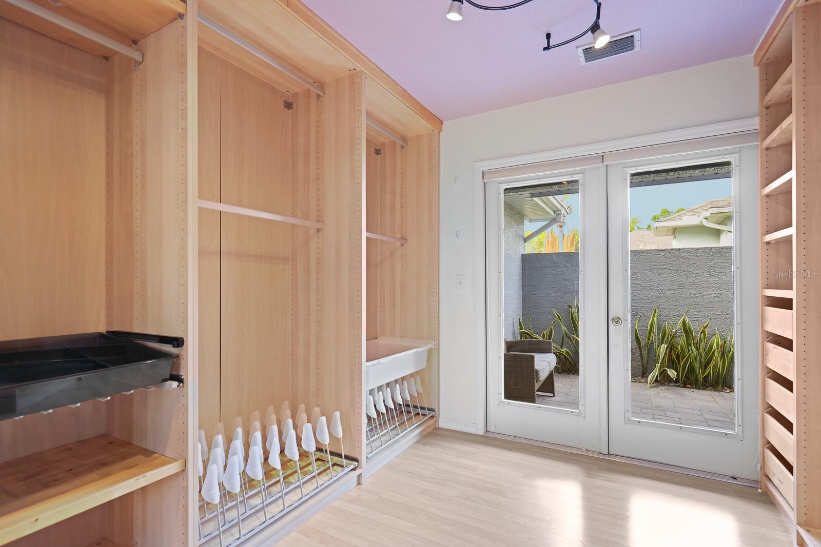 Image 26 of 61 For 5208 Laurel Pointe Drive