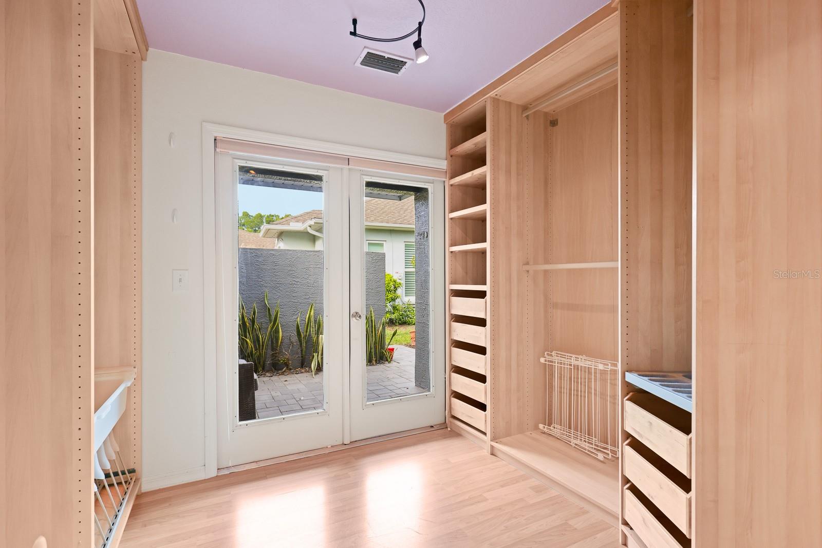 Image 27 of 61 For 5208 Laurel Pointe Drive