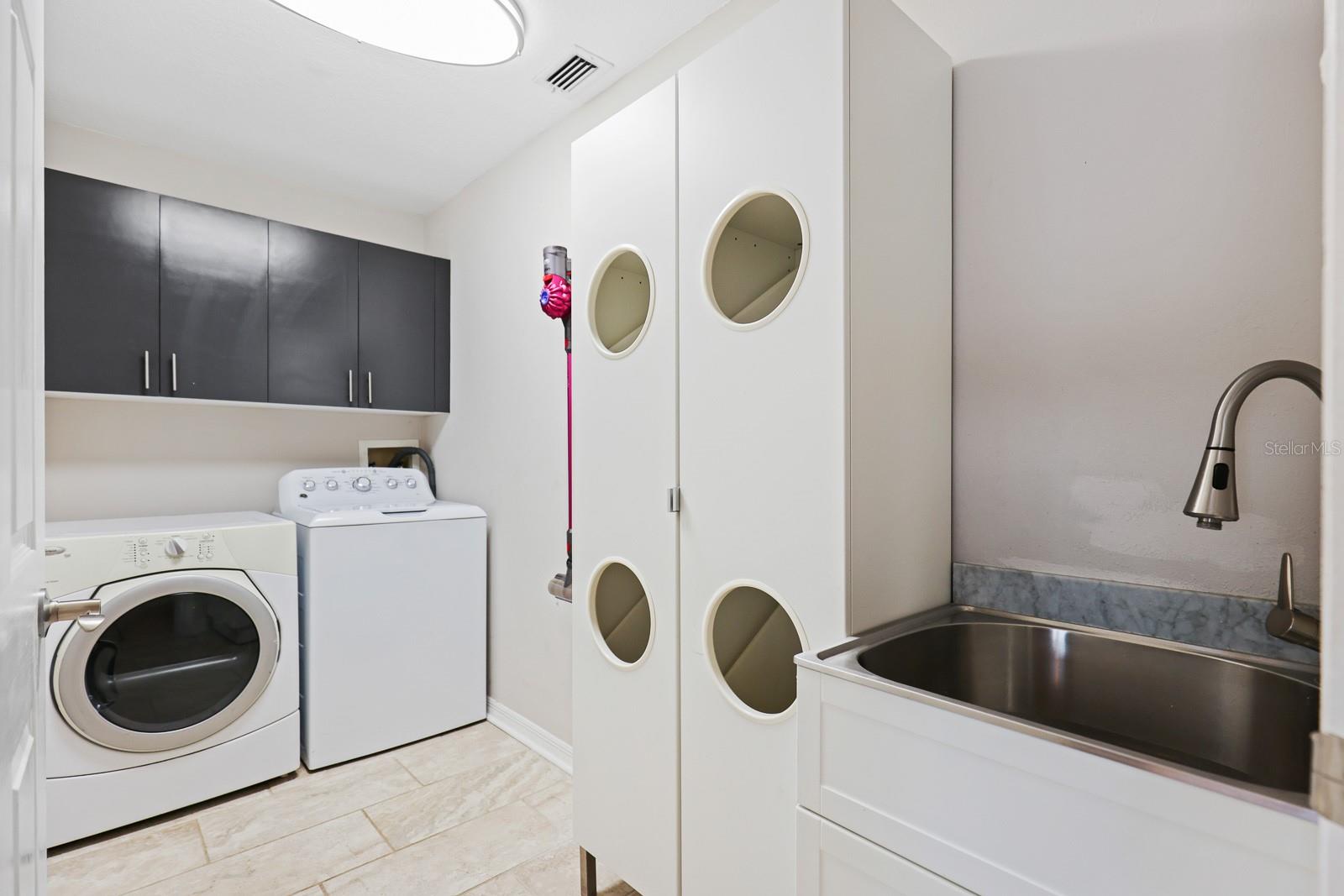 Image 30 of 61 For 5208 Laurel Pointe Drive