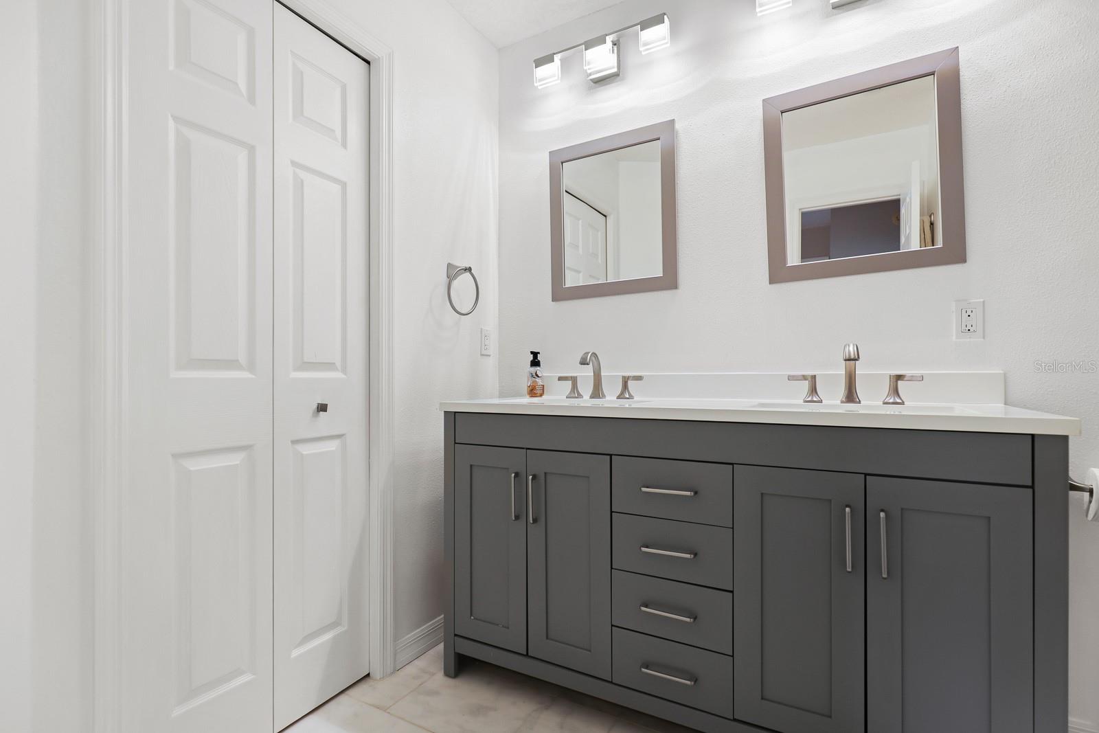 Image 35 of 61 For 5208 Laurel Pointe Drive