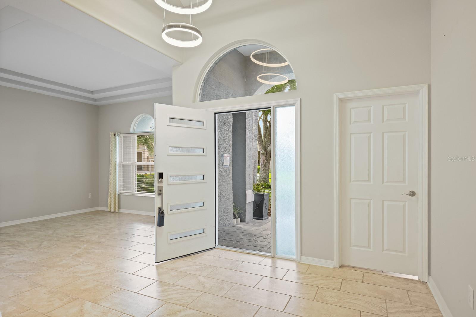 Image 4 of 61 For 5208 Laurel Pointe Drive