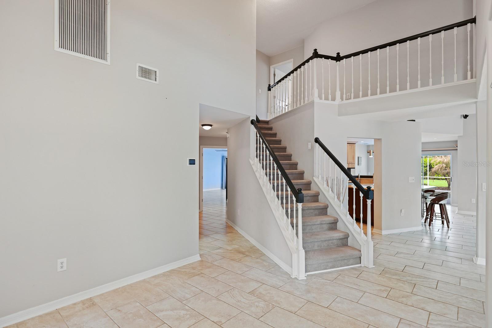 Image 5 of 61 For 5208 Laurel Pointe Drive