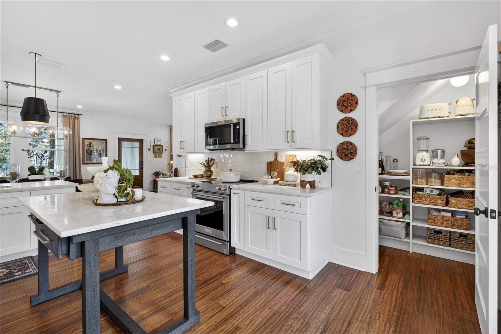 Image 15 of 55 For 502 North Bay Street