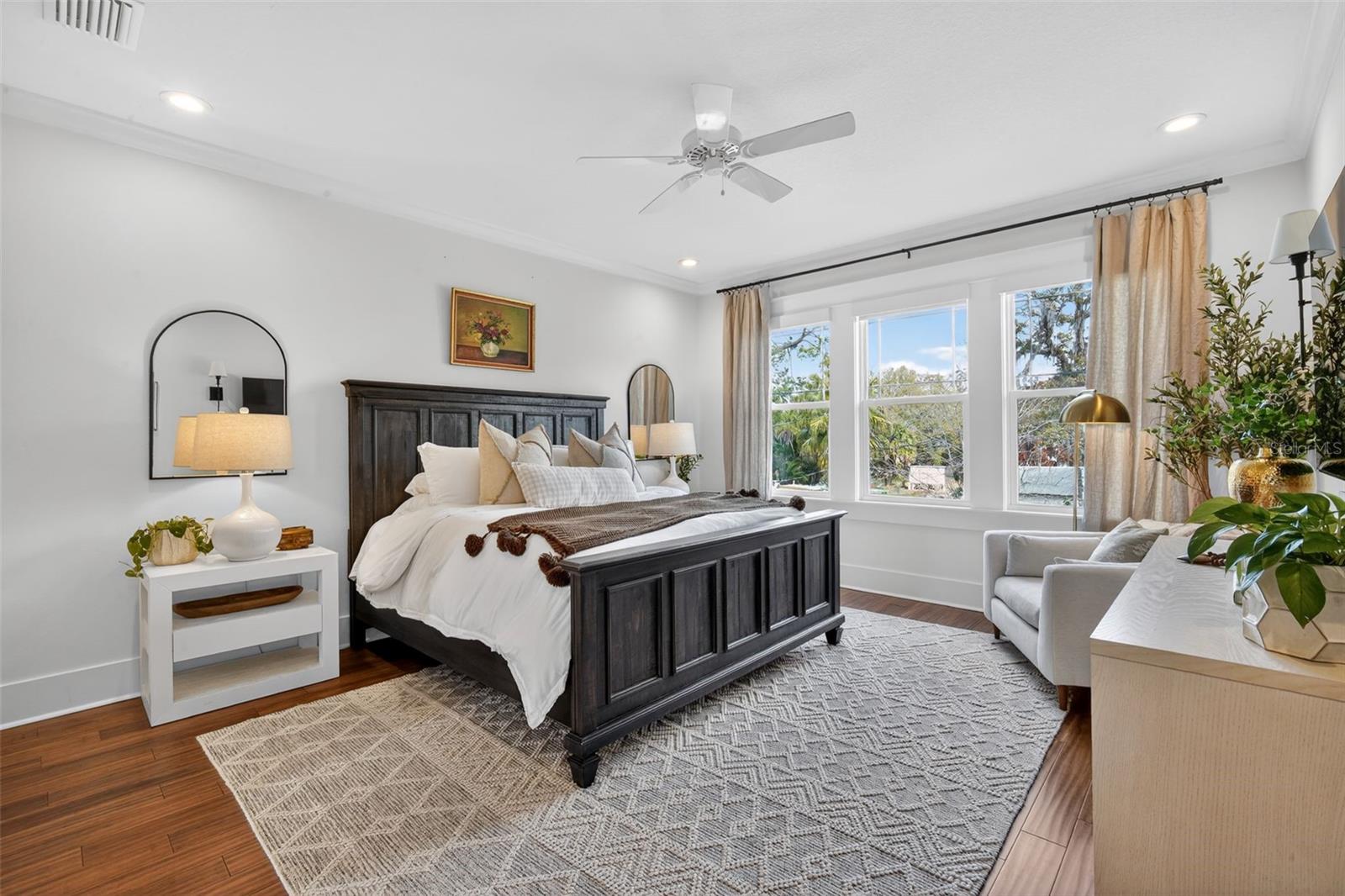 Image 24 of 55 For 502 North Bay Street