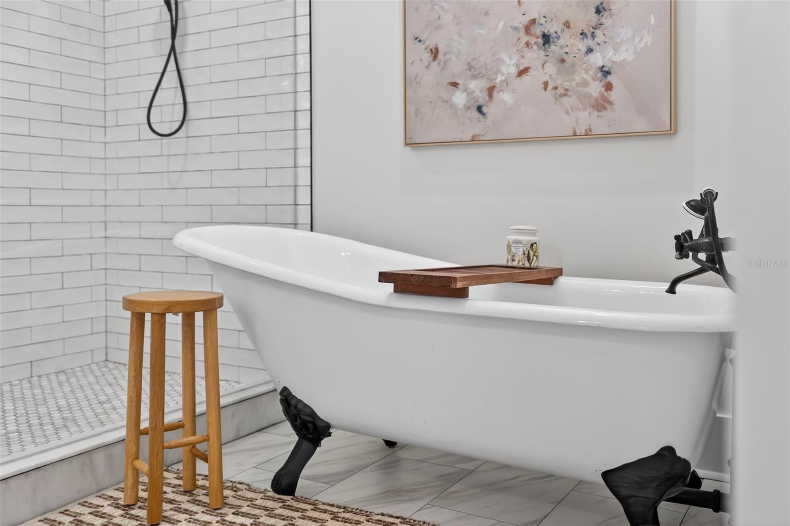 Image 32 of 55 For 502 North Bay Street