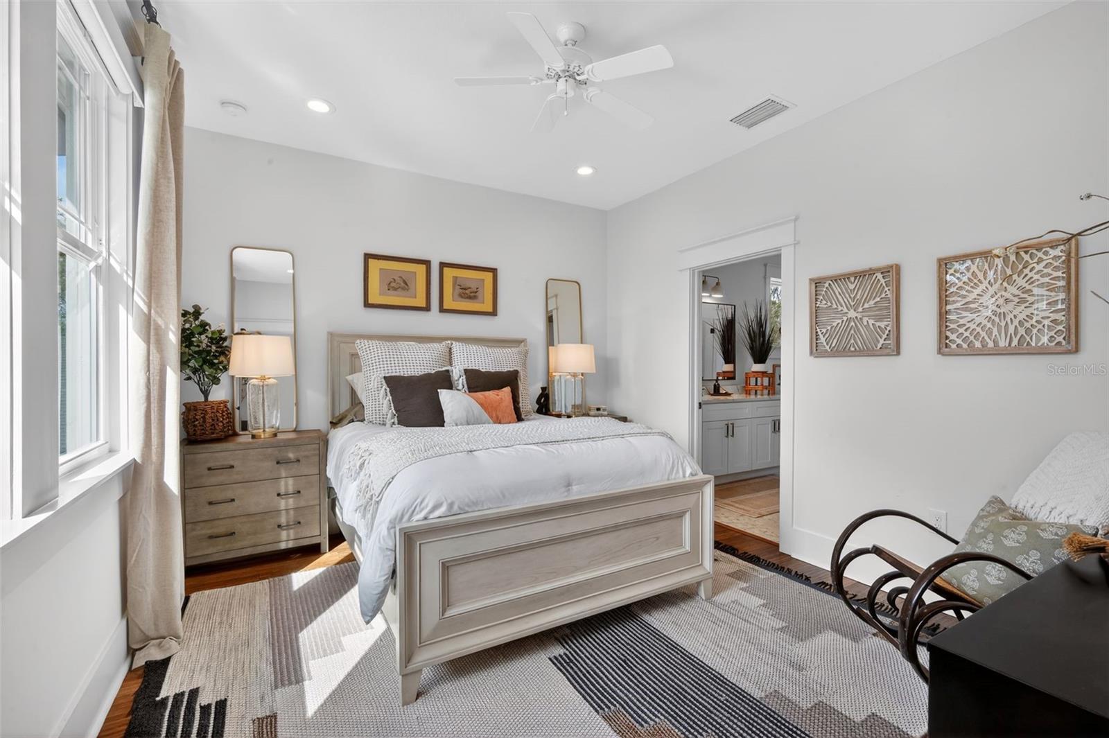 Image 35 of 55 For 502 North Bay Street