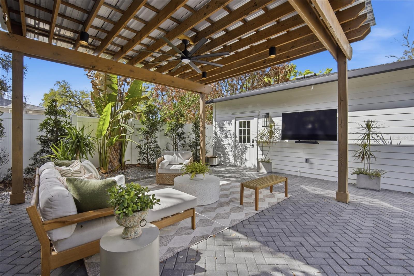 Image 46 of 55 For 502 North Bay Street