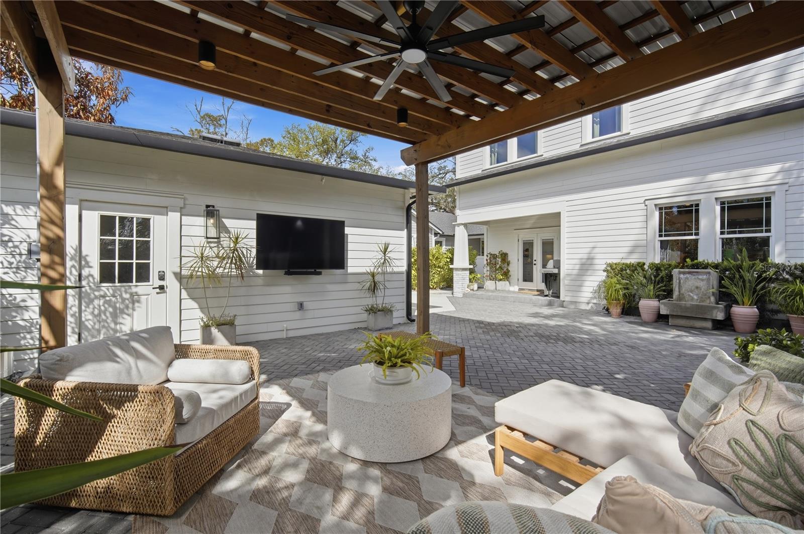 Image 47 of 55 For 502 North Bay Street