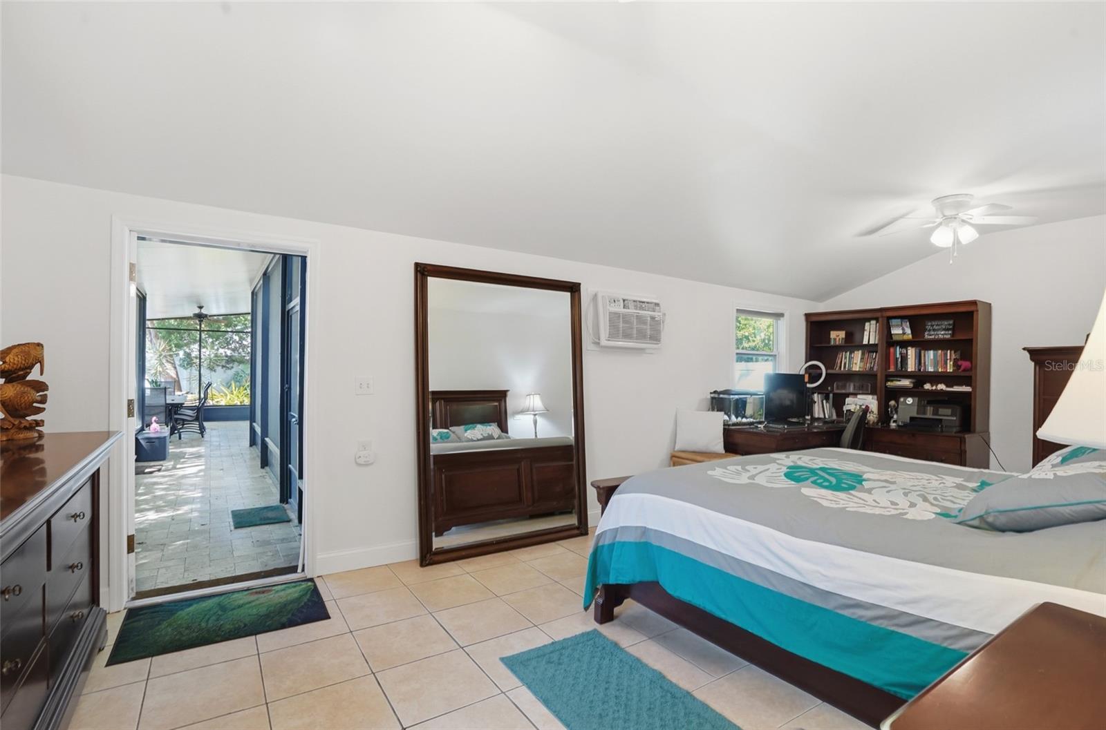 Image 17 of 53 For 2719 52nd Street S