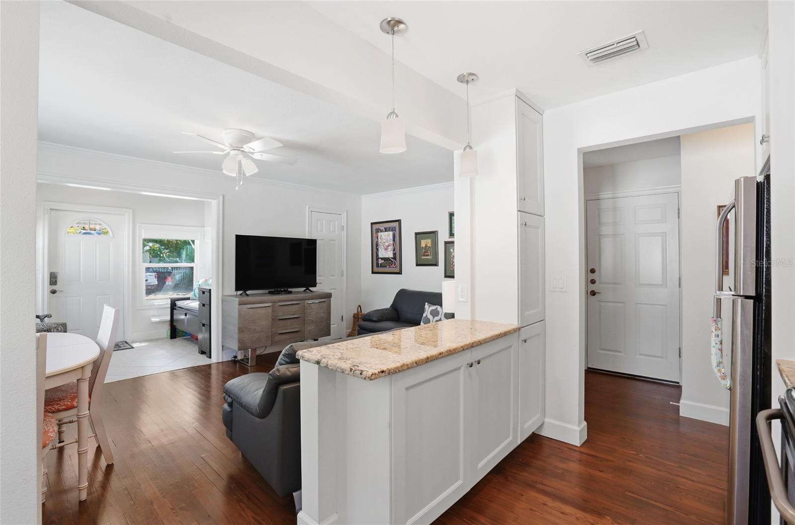 Image 37 of 53 For 2719 52nd Street S