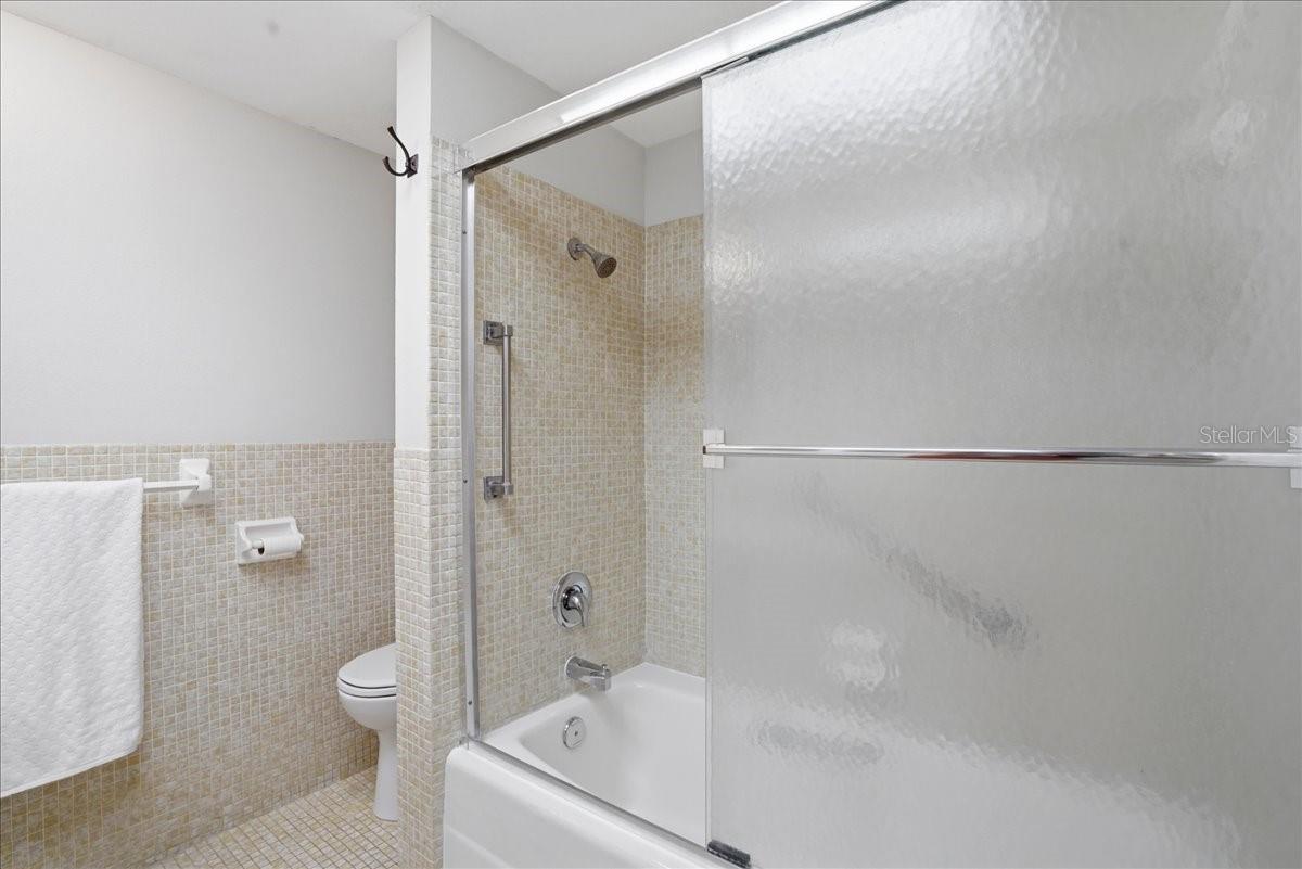 Image 18 of 72 For 1847 Shore Drive S 119