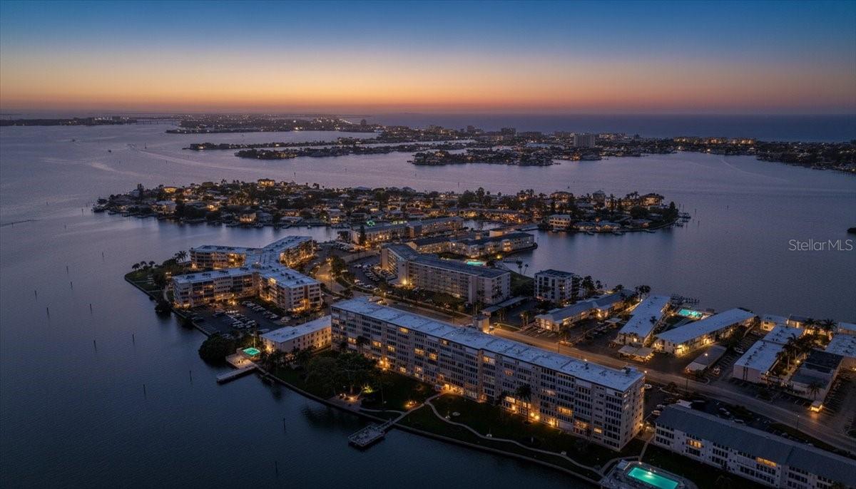 Image 32 of 72 For 1847 Shore Drive S 119