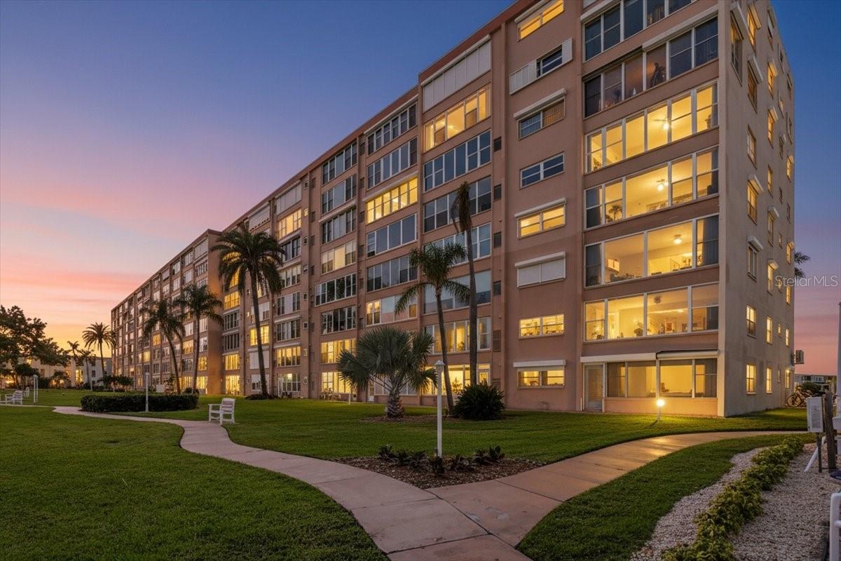 Image 71 of 72 For 1847 Shore Drive S 119