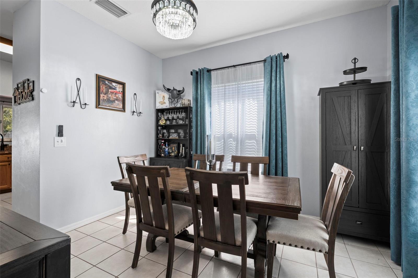 Image 11 of 76 For 31001 Midtown Court