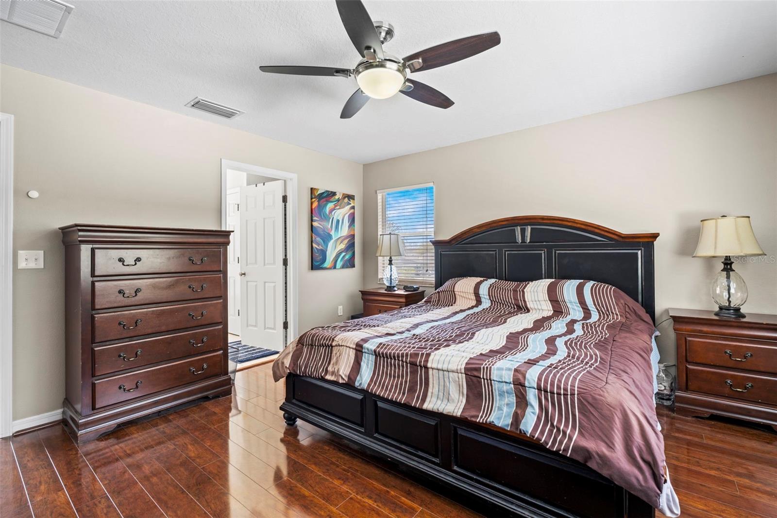 Image 38 of 76 For 31001 Midtown Court