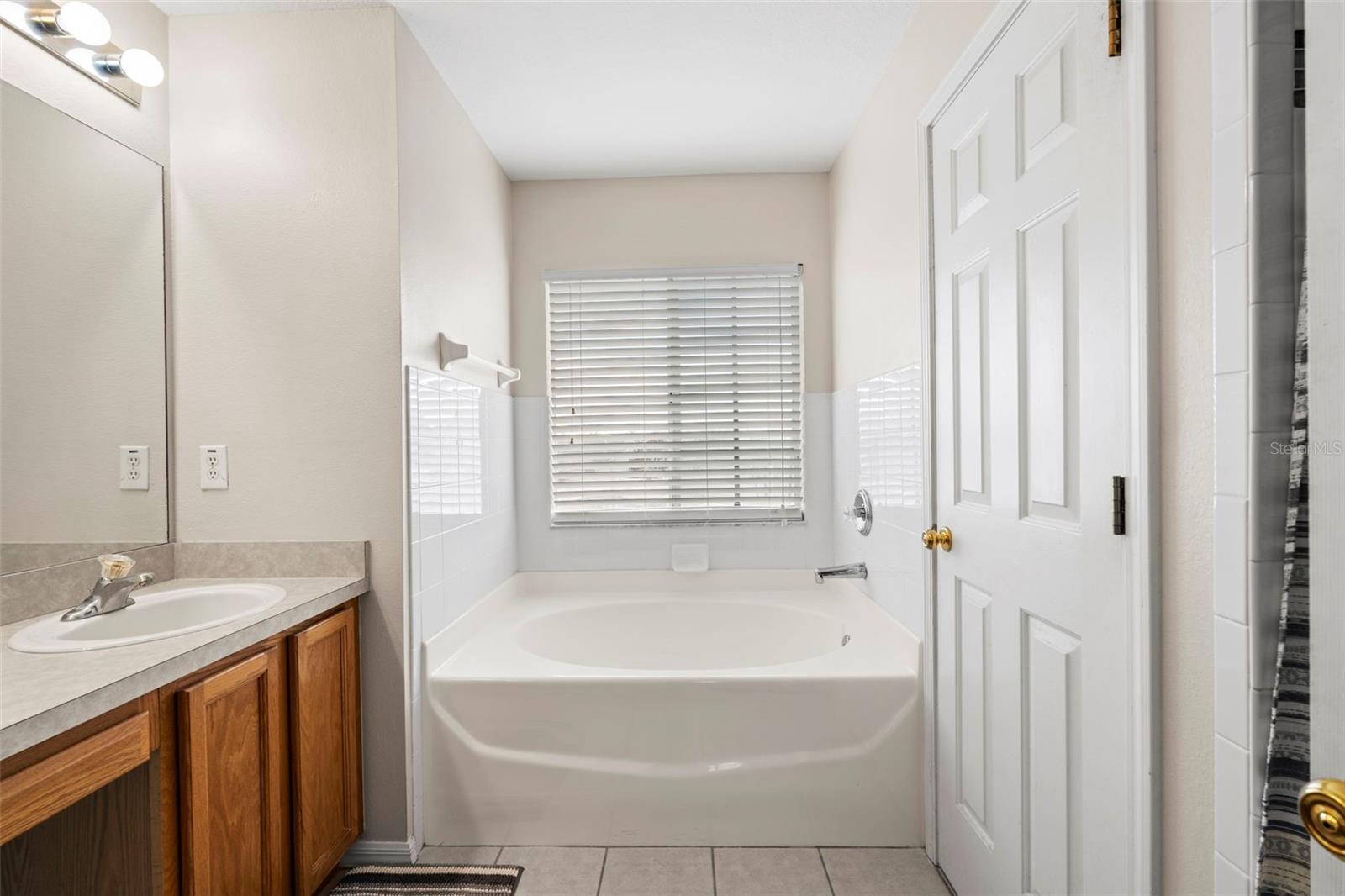 Image 40 of 76 For 31001 Midtown Court