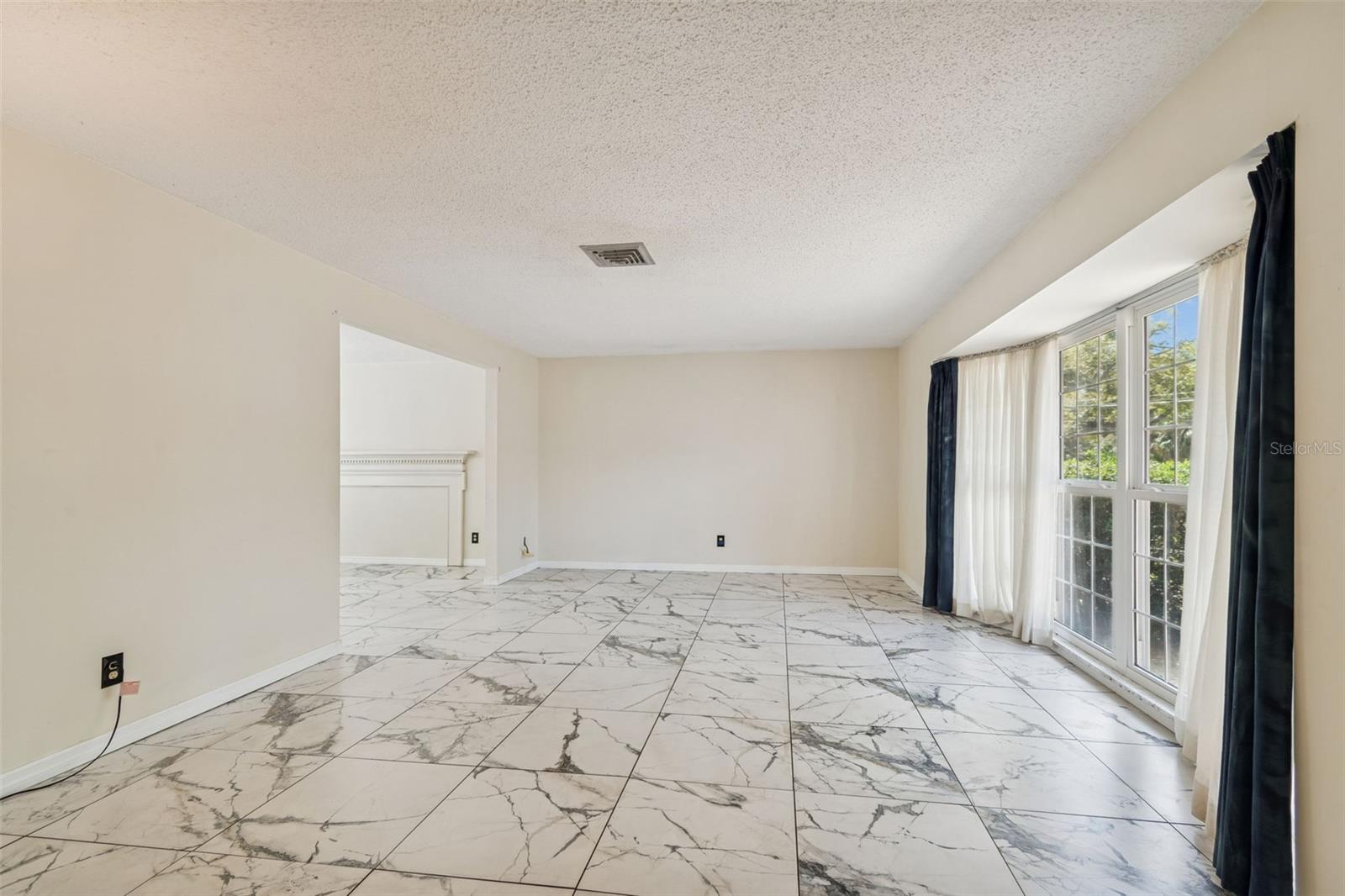 Image 13 of 89 For 2027 Park Street N