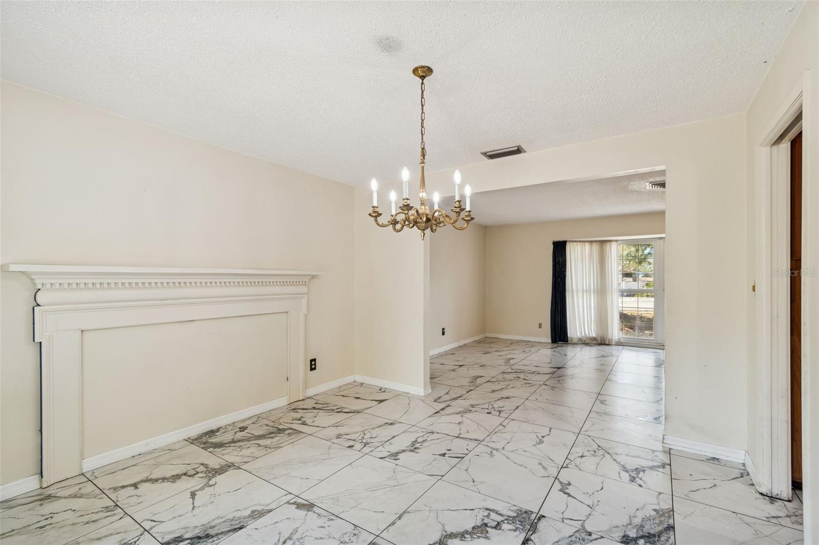 Image 20 of 89 For 2027 Park Street N