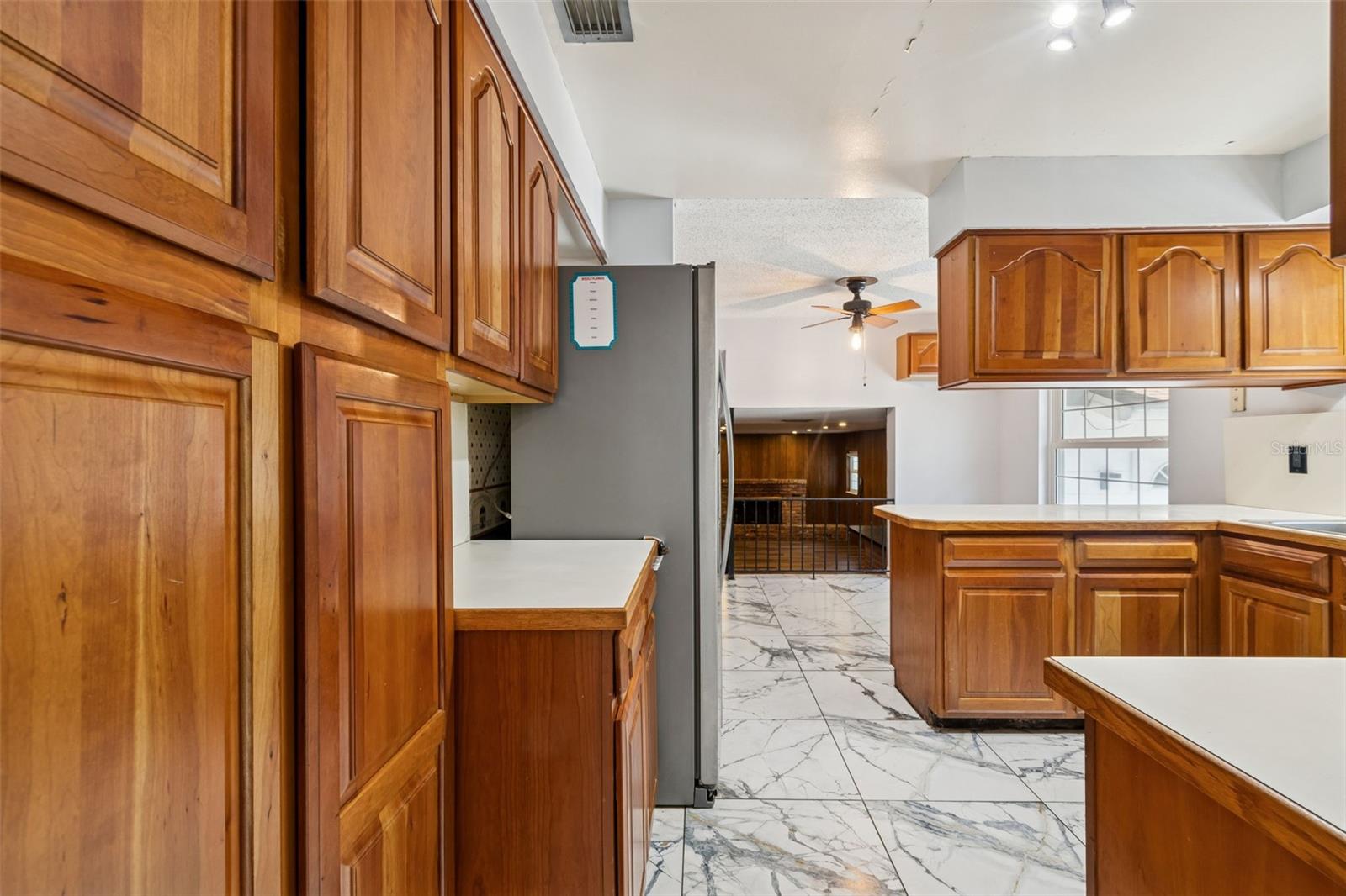 Image 22 of 89 For 2027 Park Street N