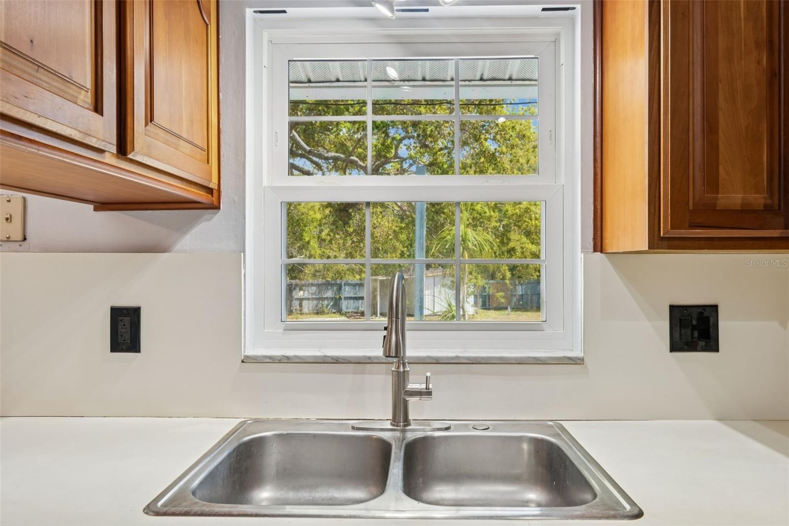 Image 25 of 89 For 2027 Park Street N