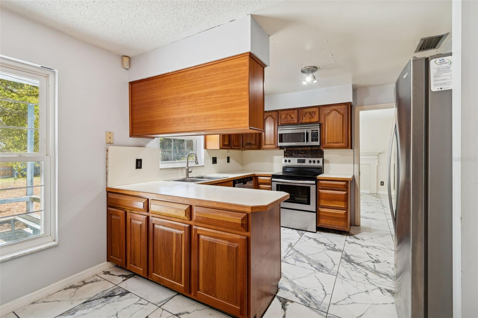 Image 26 of 89 For 2027 Park Street N