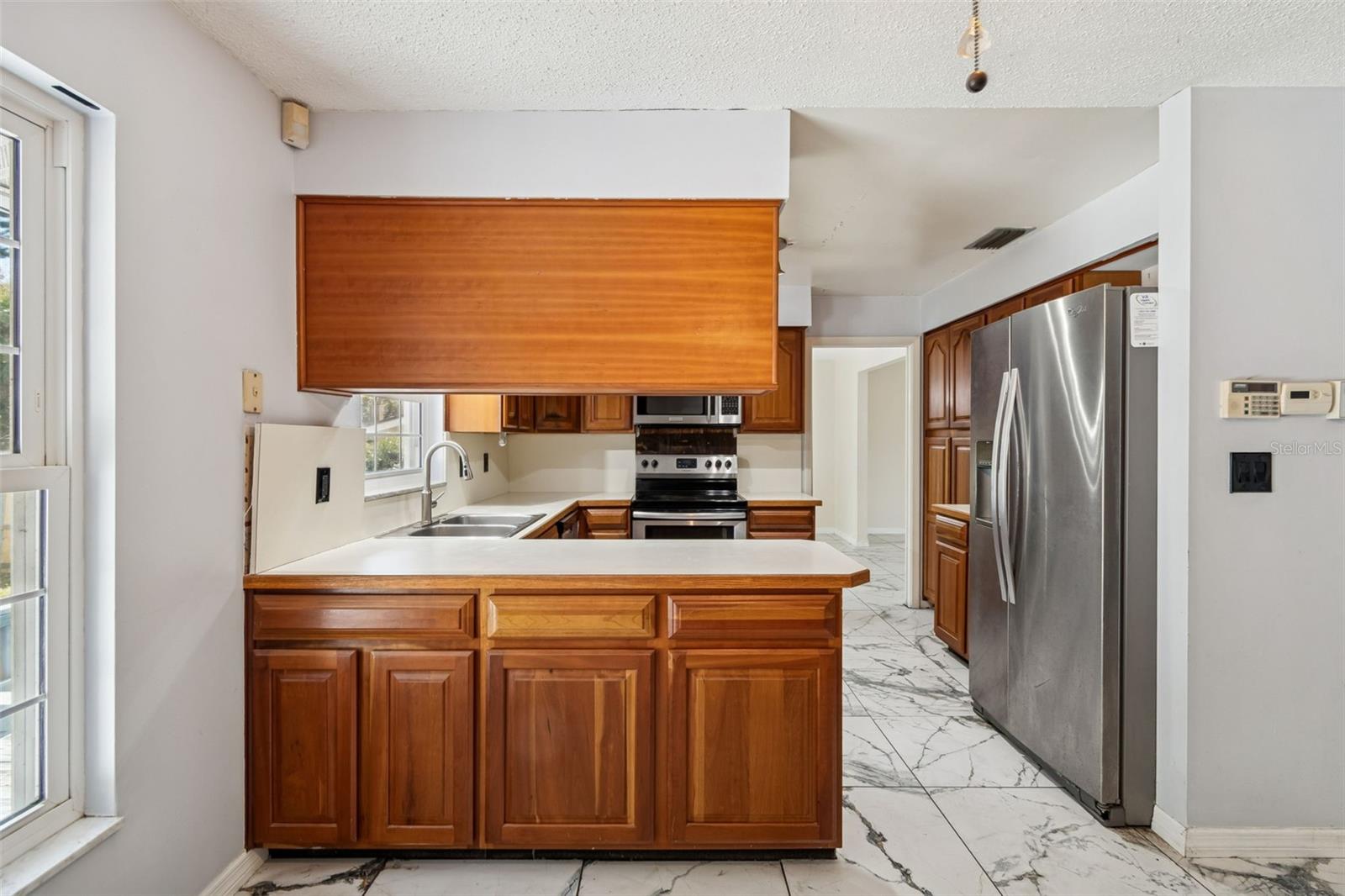 Image 27 of 89 For 2027 Park Street N