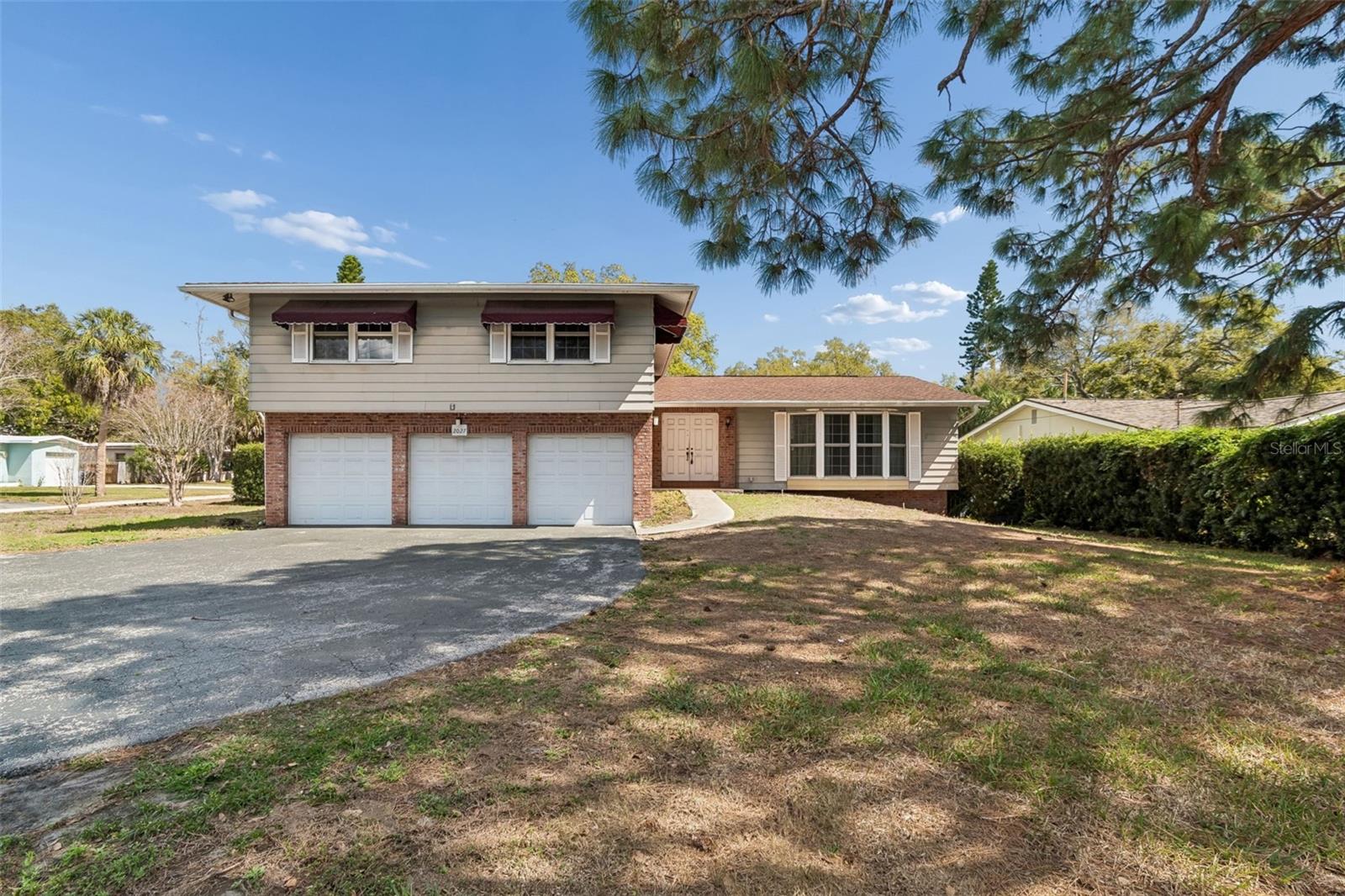 Image 3 of 89 For 2027 Park Street N