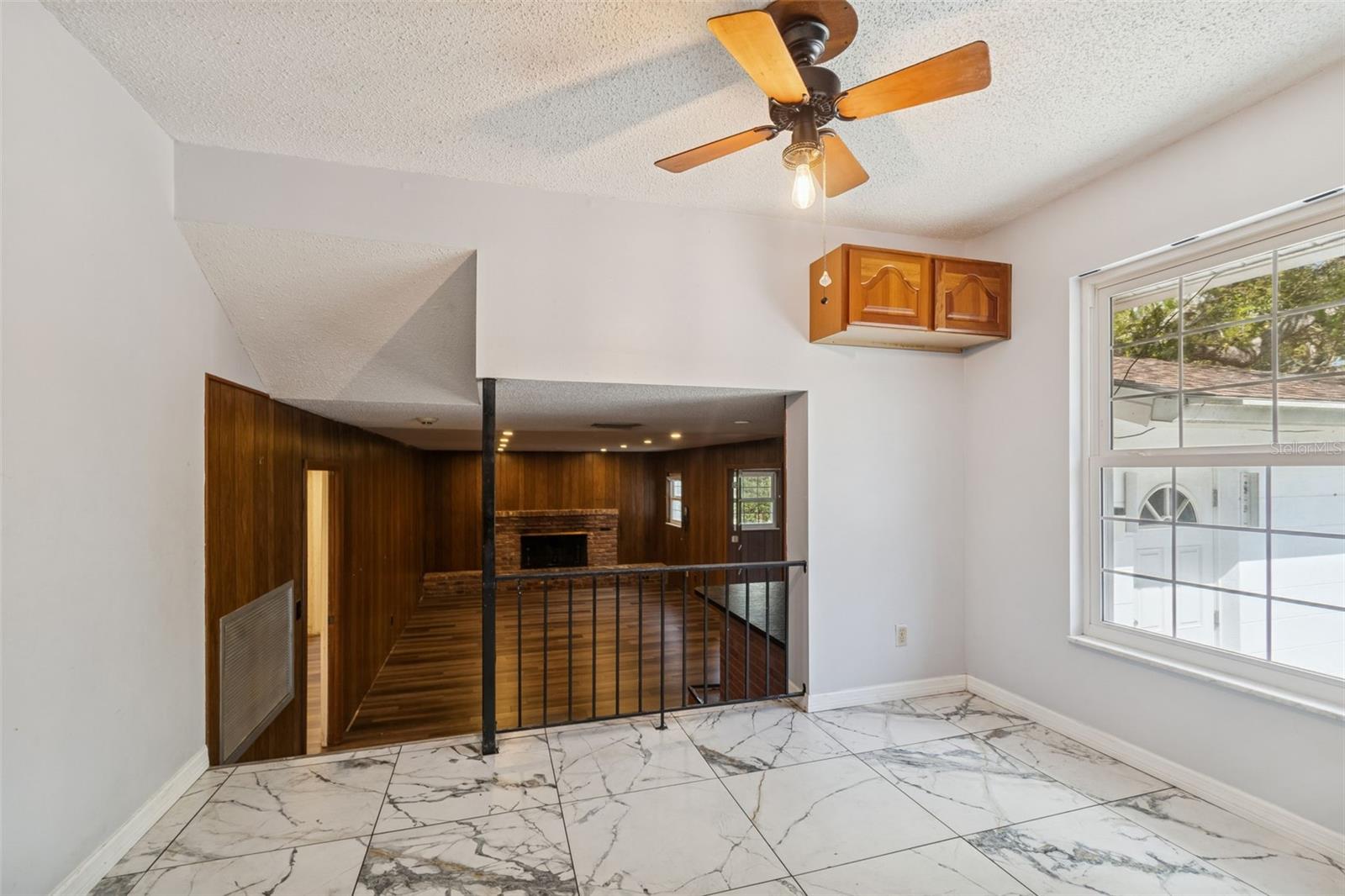 Image 31 of 89 For 2027 Park Street N