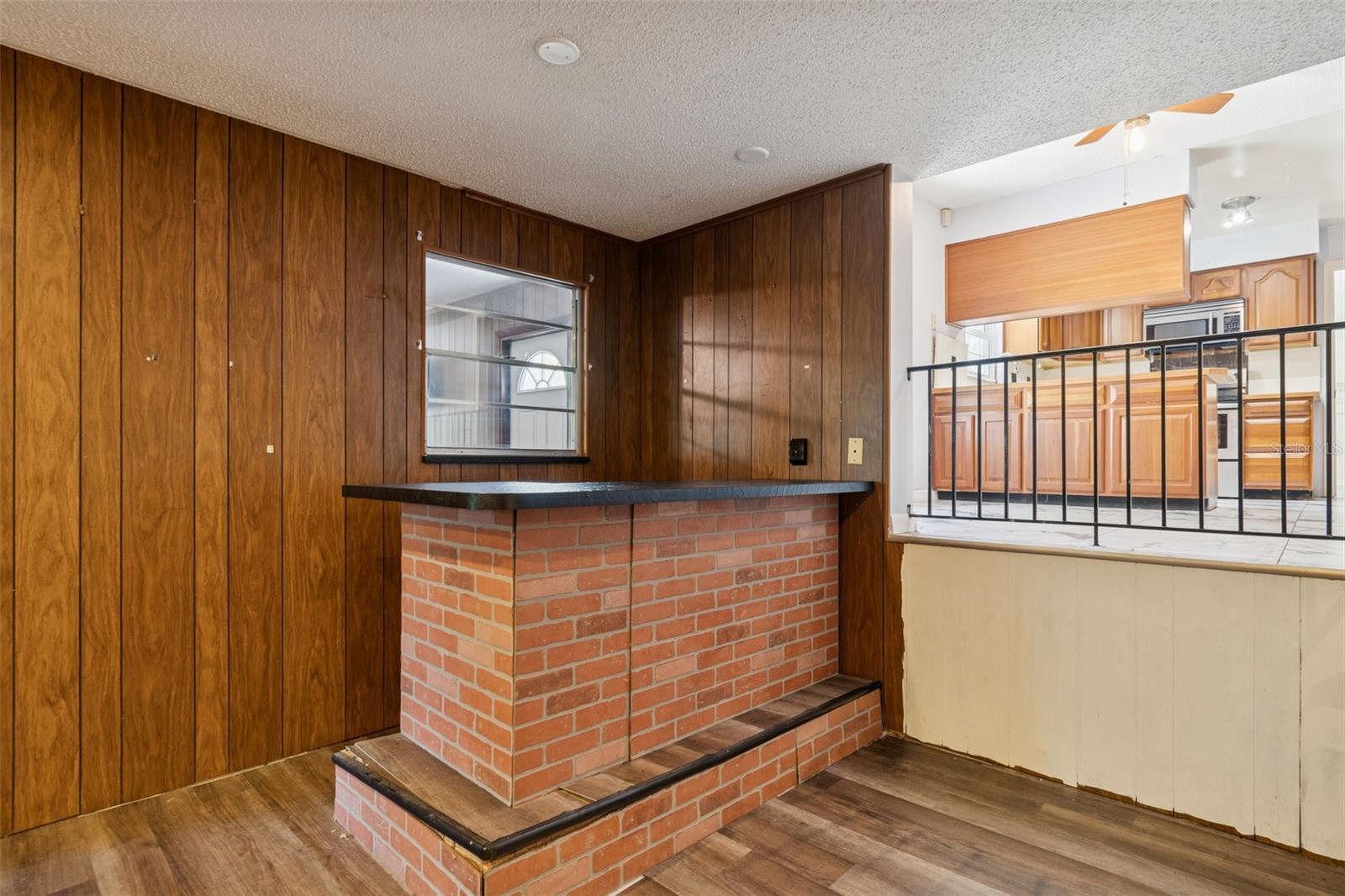 Image 38 of 89 For 2027 Park Street N