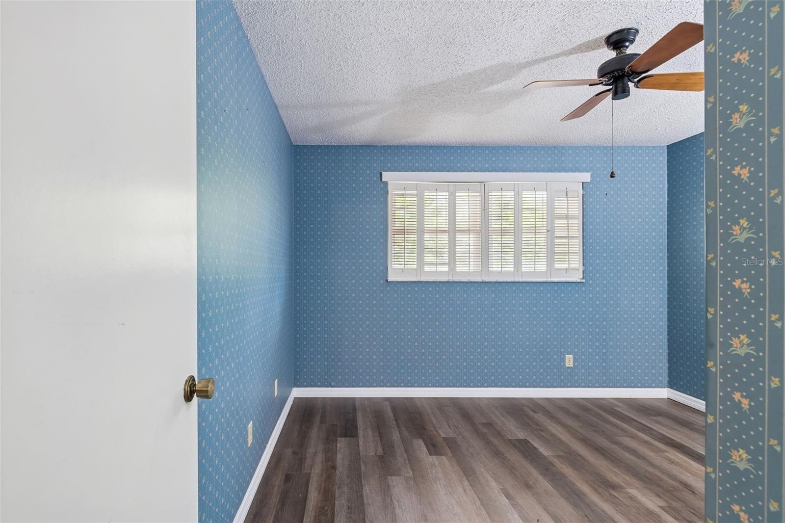 Image 44 of 89 For 2027 Park Street N