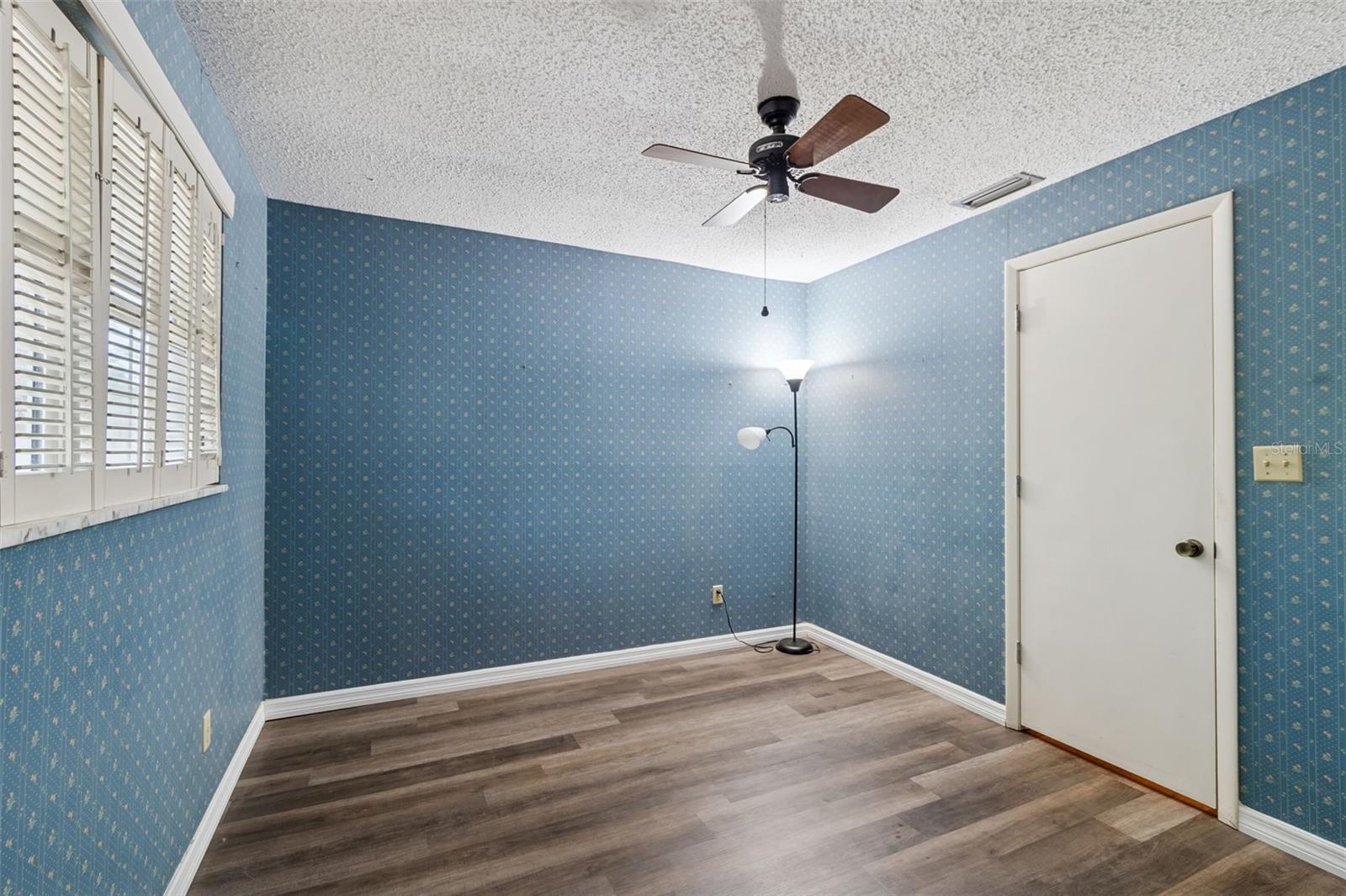 Image 46 of 89 For 2027 Park Street N