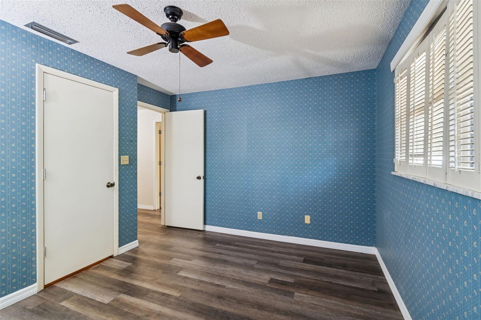 Image 47 of 89 For 2027 Park Street N