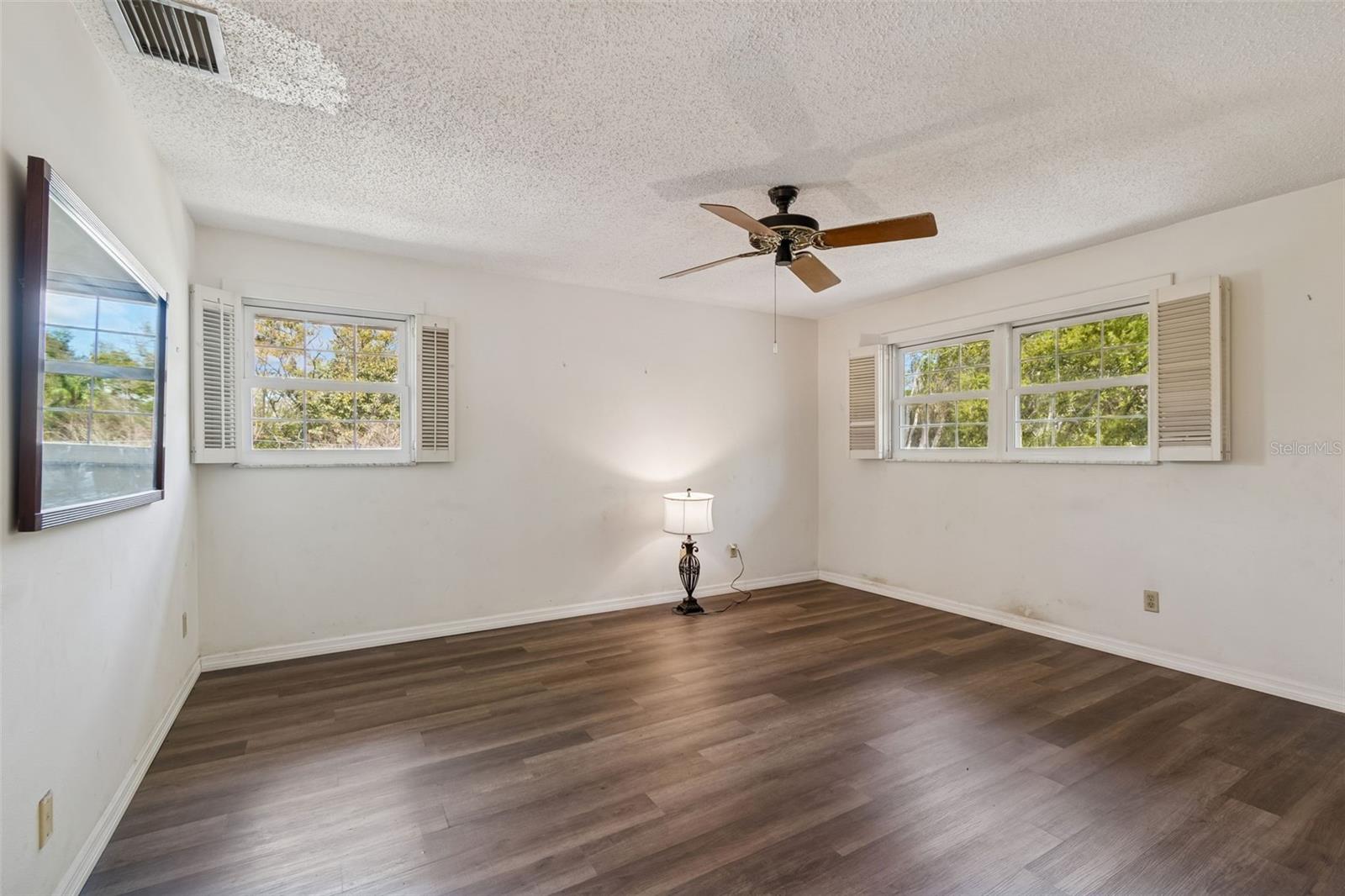 Image 49 of 89 For 2027 Park Street N