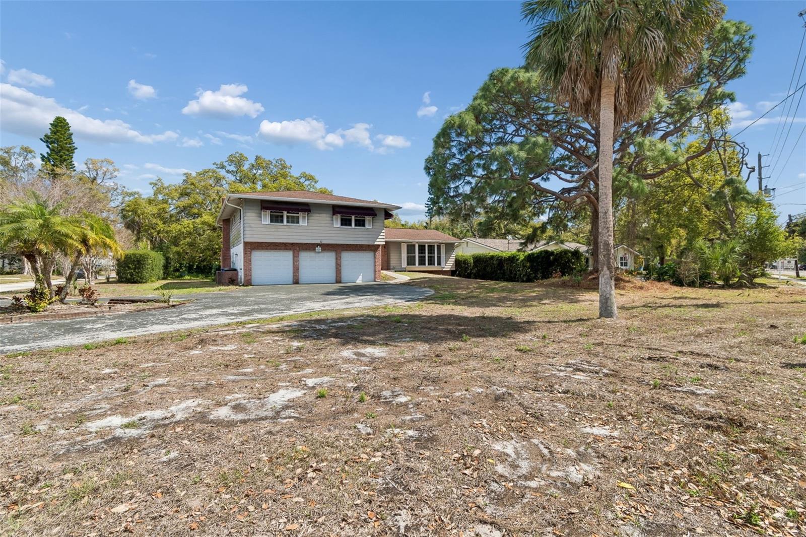 Image 5 of 89 For 2027 Park Street N