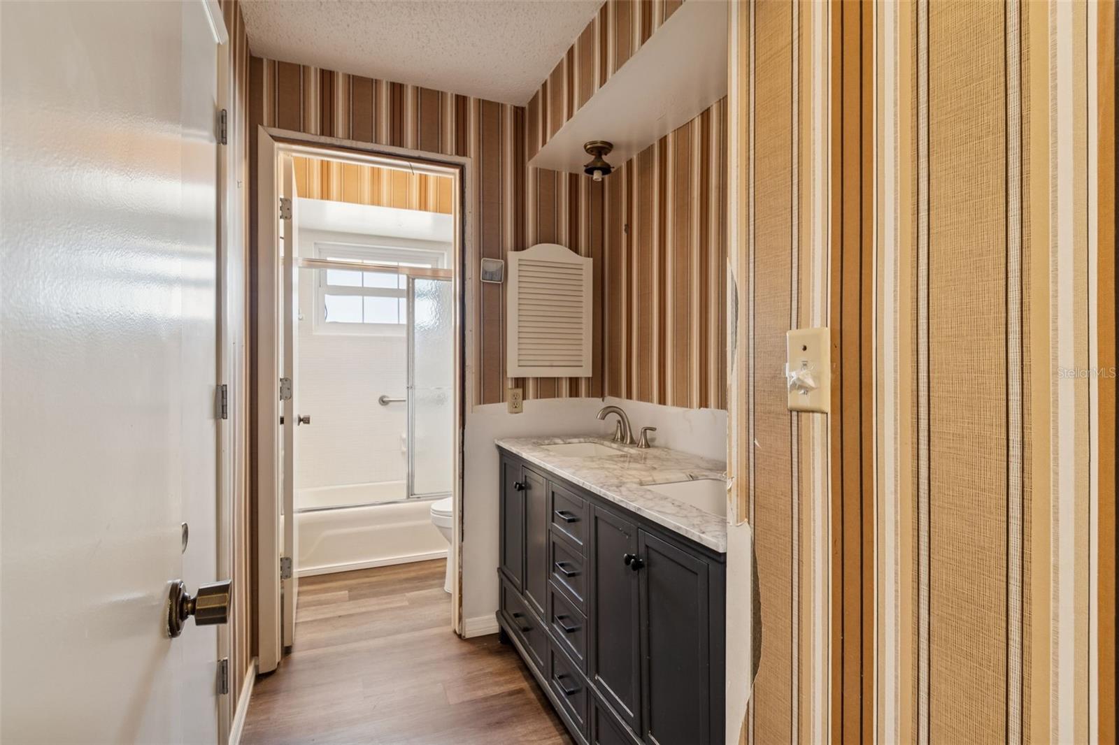 Image 61 of 89 For 2027 Park Street N