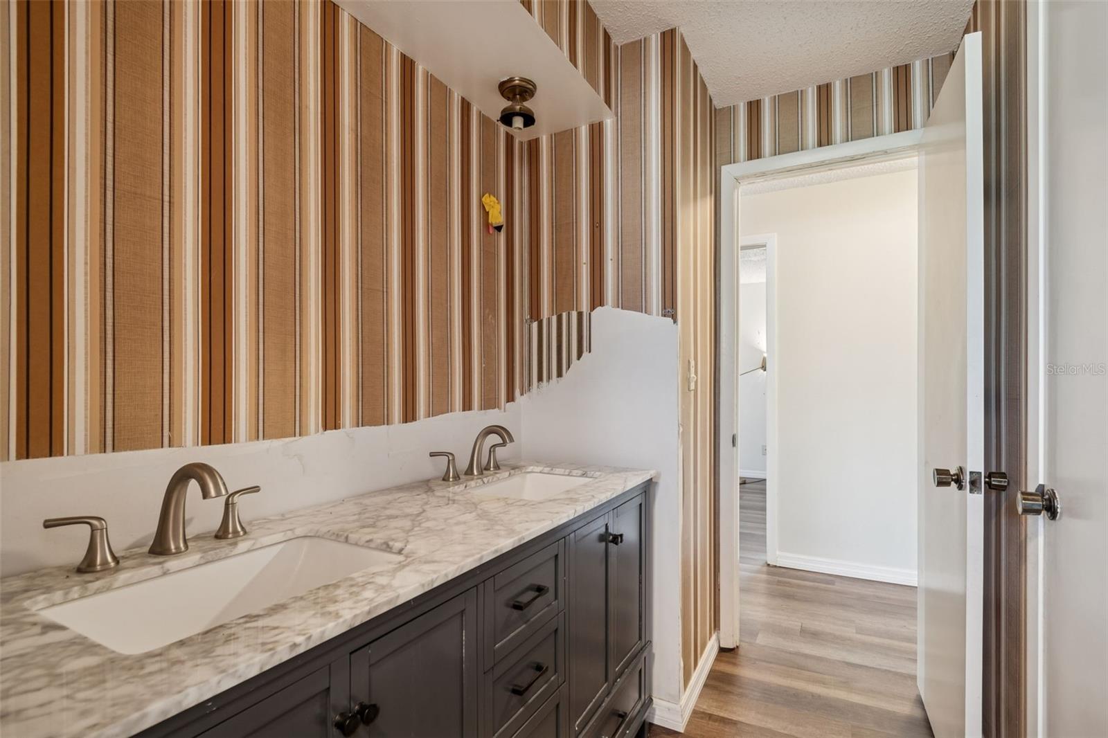 Image 63 of 89 For 2027 Park Street N