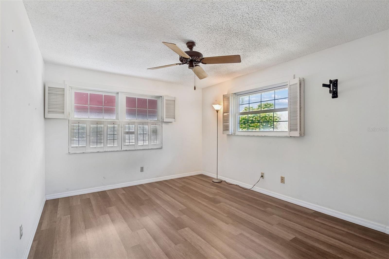 Image 69 of 89 For 2027 Park Street N