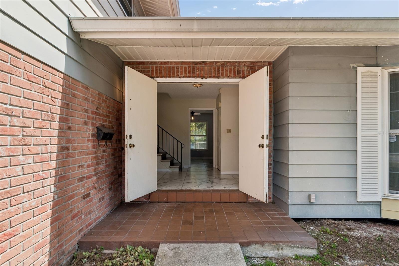 Image 8 of 89 For 2027 Park Street N