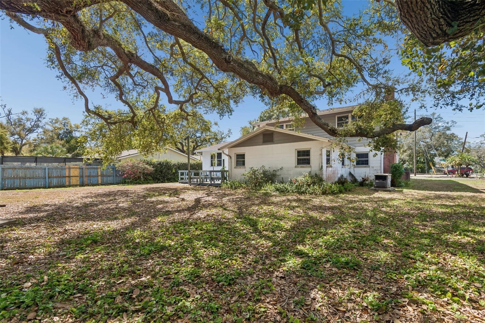 Image 84 of 89 For 2027 Park Street N