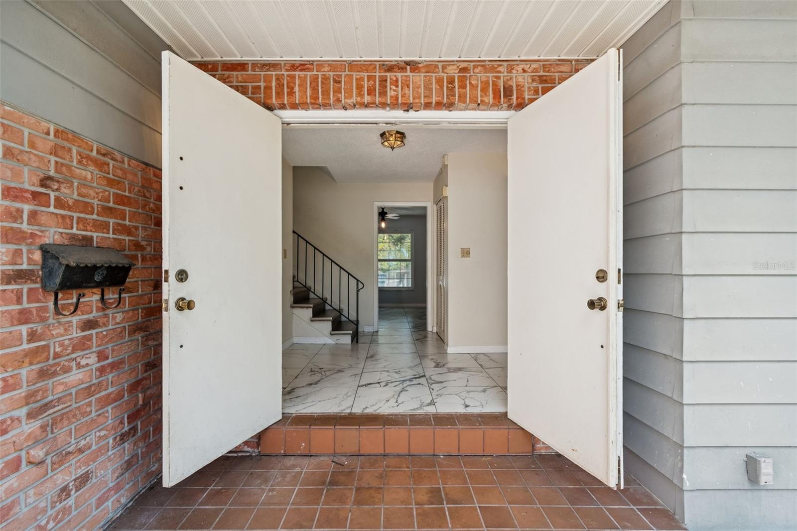 Image 9 of 89 For 2027 Park Street N