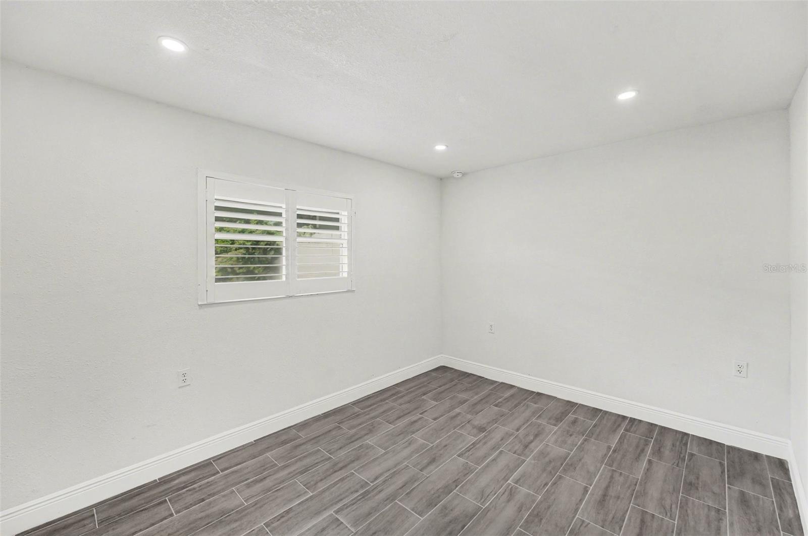 Image 18 of 32 For 318 Bath Street