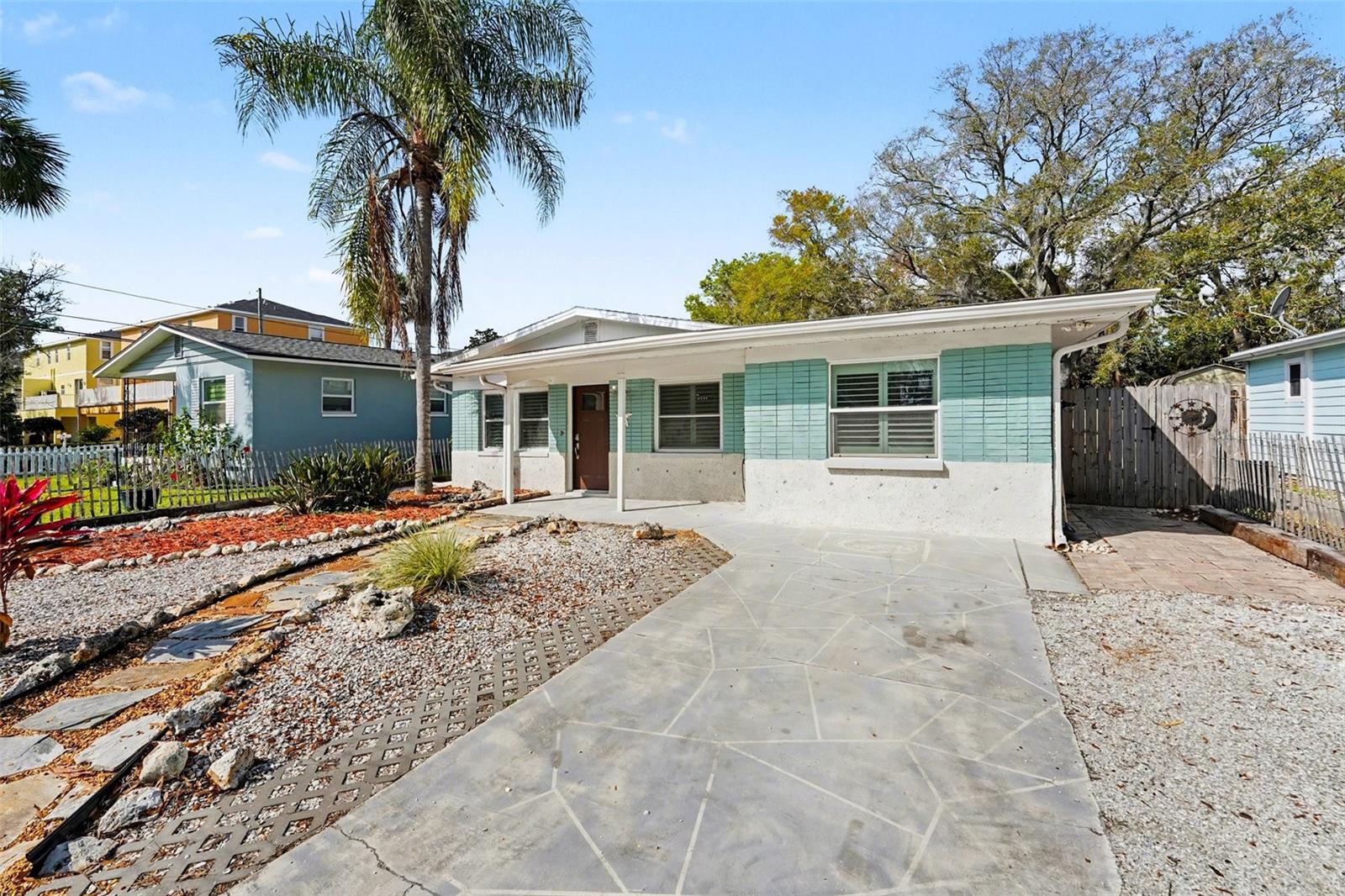 Image 3 of 32 For 318 Bath Street