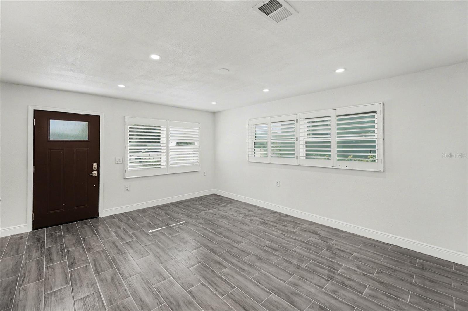 Image 5 of 32 For 318 Bath Street