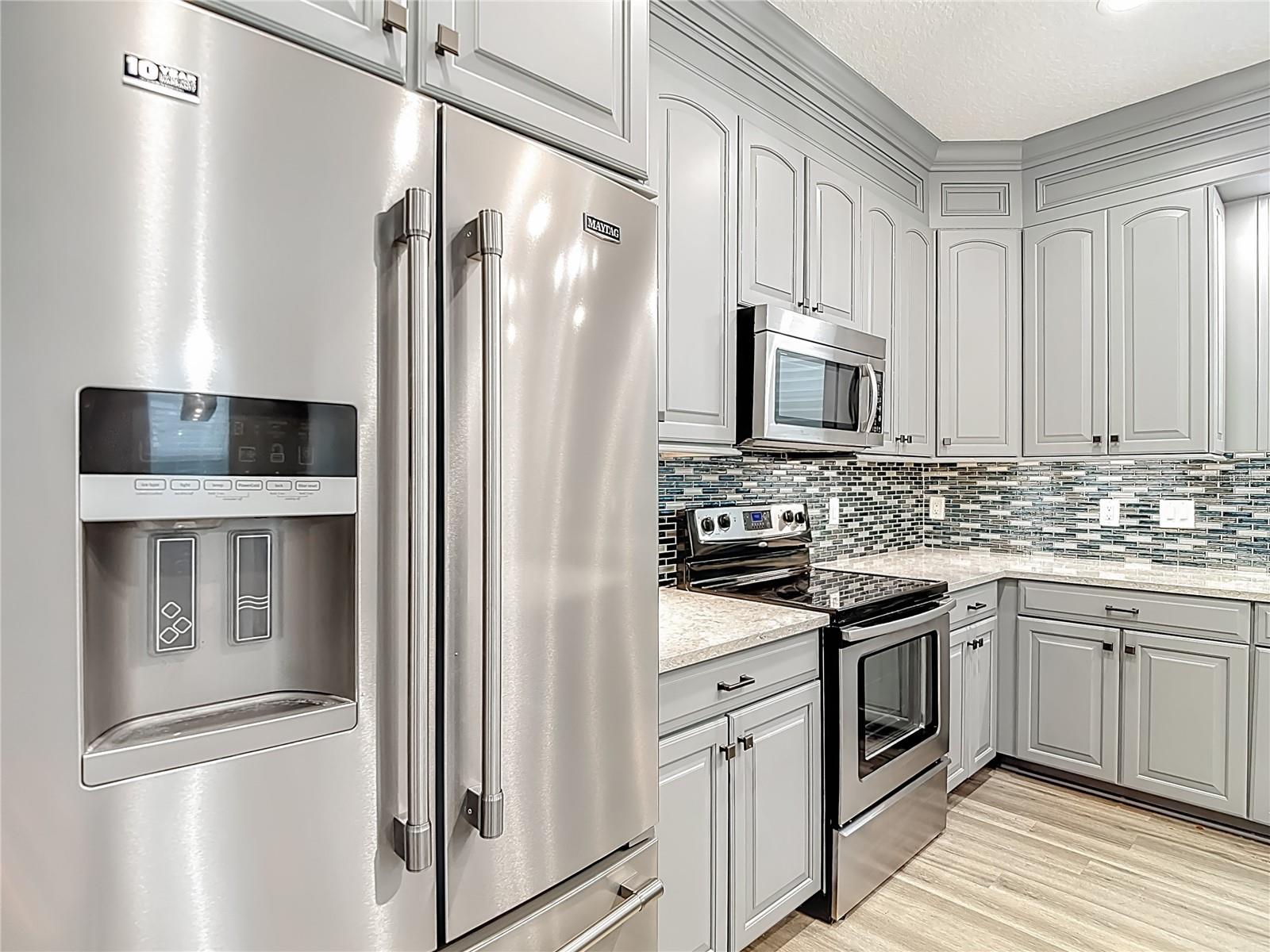 Image 11 of 35 For 12516 Streamdale Drive