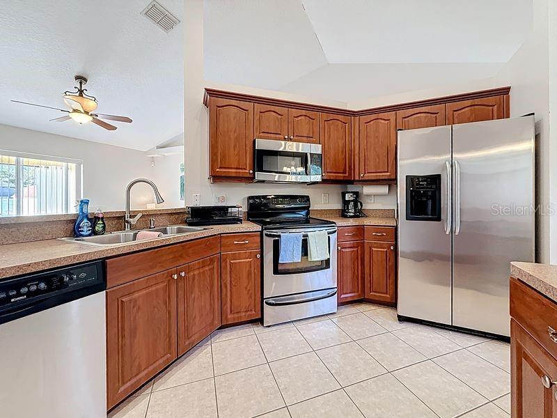 Image 10 of 49 For 2402 Dryer Avenue