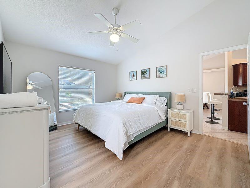 Image 22 of 49 For 2402 Dryer Avenue