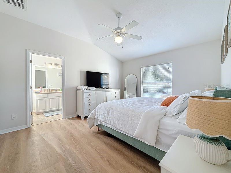 Image 23 of 49 For 2402 Dryer Avenue