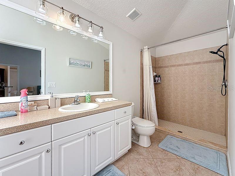 Image 26 of 49 For 2402 Dryer Avenue