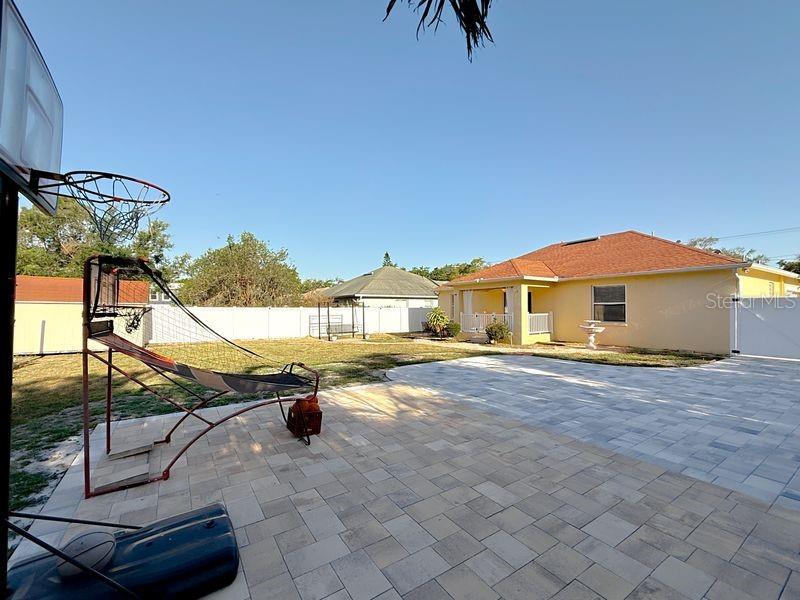 Image 41 of 49 For 2402 Dryer Avenue