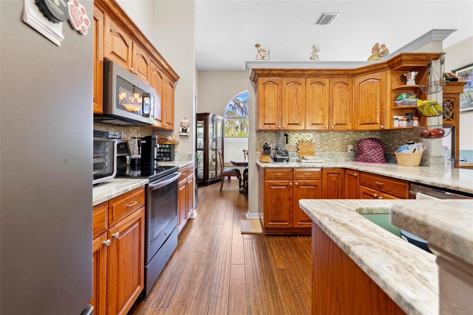 Image 15 of 61 For 8601 Old Post Road